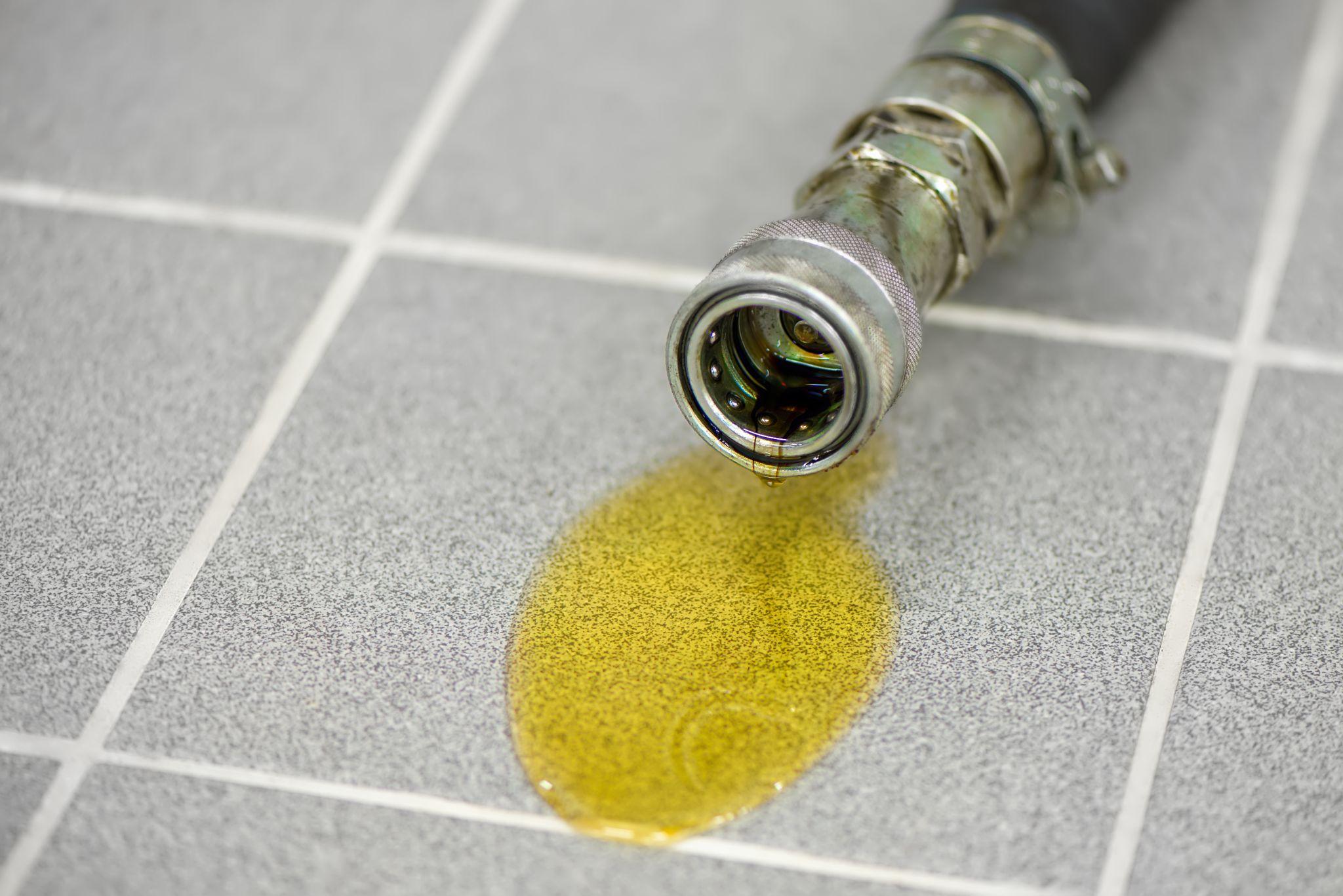 Managing hydraulic fluid flammability