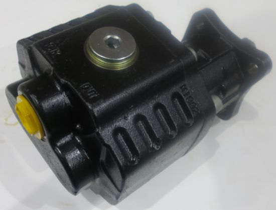 Imagen de C151L 4 BOLT HEAVY PTO HYD PUMP