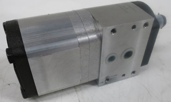 Picture of MF 3000 TAN PUMP 3382280M91 EQUIV**