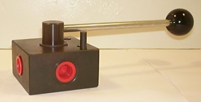 Picture of 3/8 BSP 3 WAY CLOSED CENTRE DIV