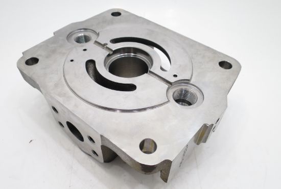 Picture of E CW FRNT SIDE SAE FLANGE DL CAV