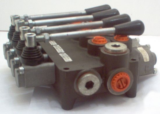 Picture of 4 BANK 1/2''BSP  MONOBLOCK VALVE