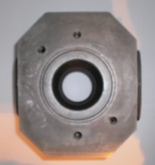 Picture of MA10V100 SAE B R/H THRU-DRIVE UNC