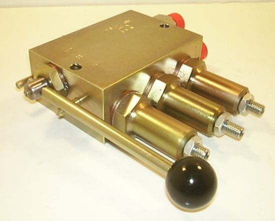 Picture of 3/8 BSP TRIPLE RV WITH SELECTOR