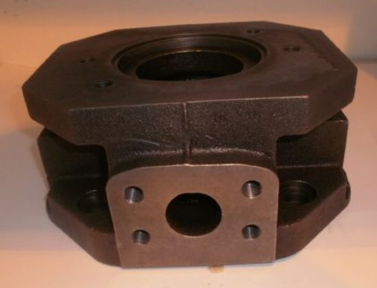 Picture of MA10V100 SAE B R/H THRU-DRIVE UNC