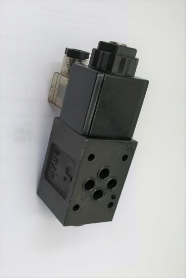 Picture of DG03-33B-24DC DN SOLENOID VALVE