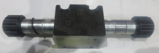 Picture of Closed Centre spool DC base valve