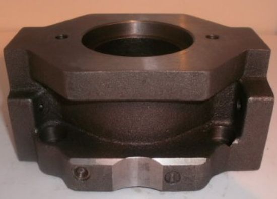 Picture of MA10V045/52 SAE A R/H THRU-D UNC