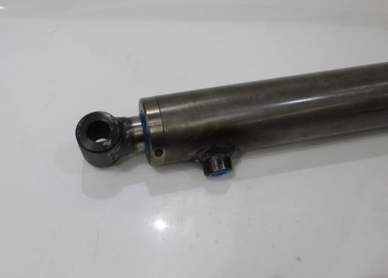 Picture of 18'' DBLE ACT RAM 2'' BORE