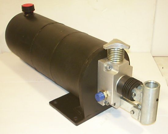 Picture of SA HAND PUMP 25cc/STROKE 8 LIT TANK